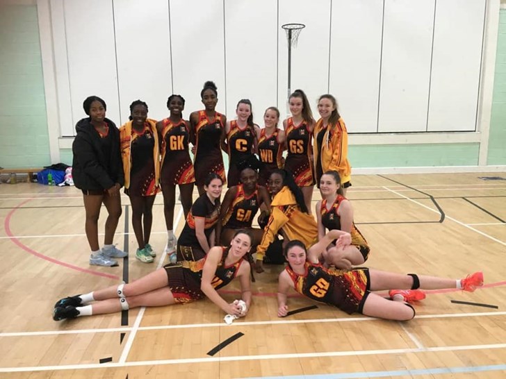 Netball Mkps MK Dons (Set) - Contacts